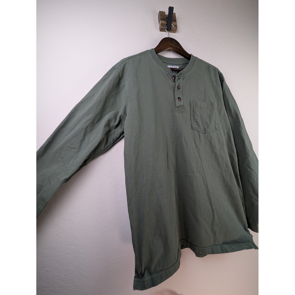 Duluth Trading Co Longtail T Relaxed Fit Henley Shirt Green Mens M 3237-52 - Picture 2 of 9